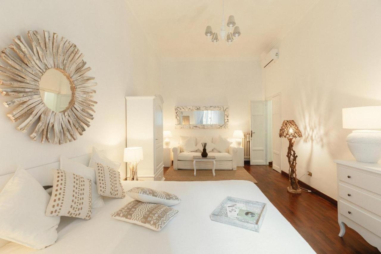 Via Frattina Love Apartment Рим Екстер'єр фото