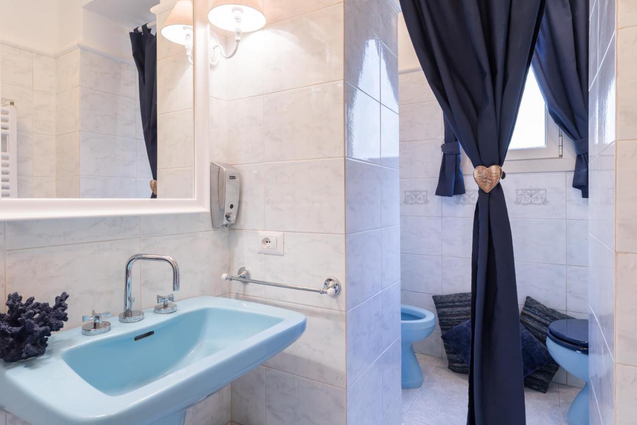 Via Frattina Love Apartment Рим Екстер'єр фото